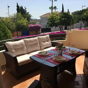 https://puerto-banus-senorio-de-aloha.es-andalucia.com